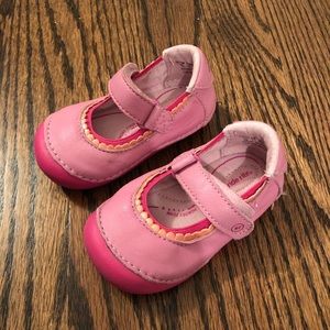 Pink baby girls shoes